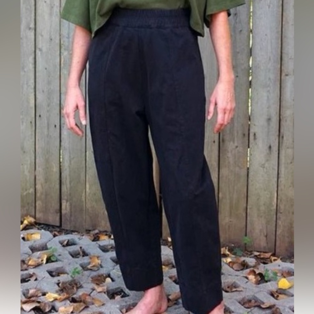 Ursa Minor Luna Barrel Leg Pants in Black